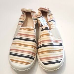 NWT Maurices slip on shoes